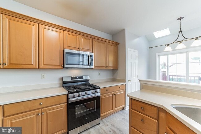 Building Photo - 40 Madison Way