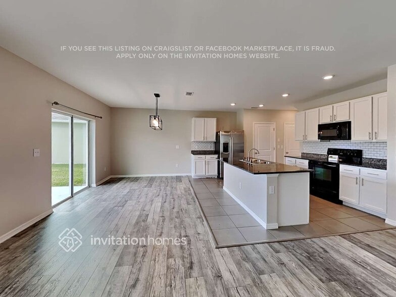 Building Photo - 8099 Pelican Reed Cir