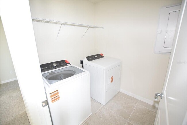 Building Photo - 5048 Holm Oak Dr