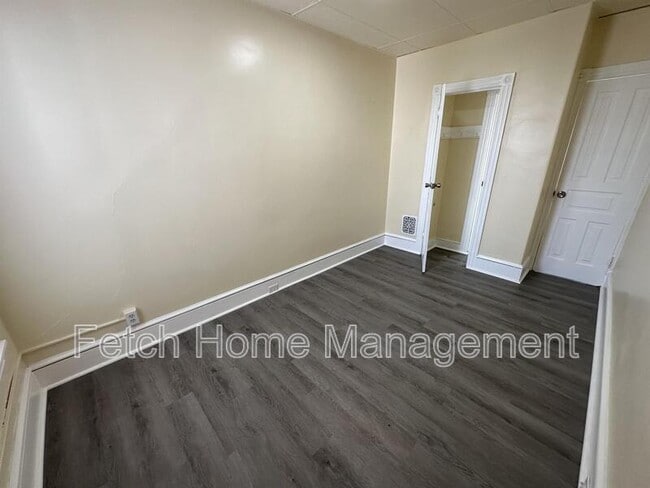 Building Photo - 739 Lincoln St