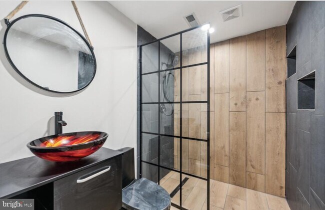 Building Photo - 7006 Friendship Rd