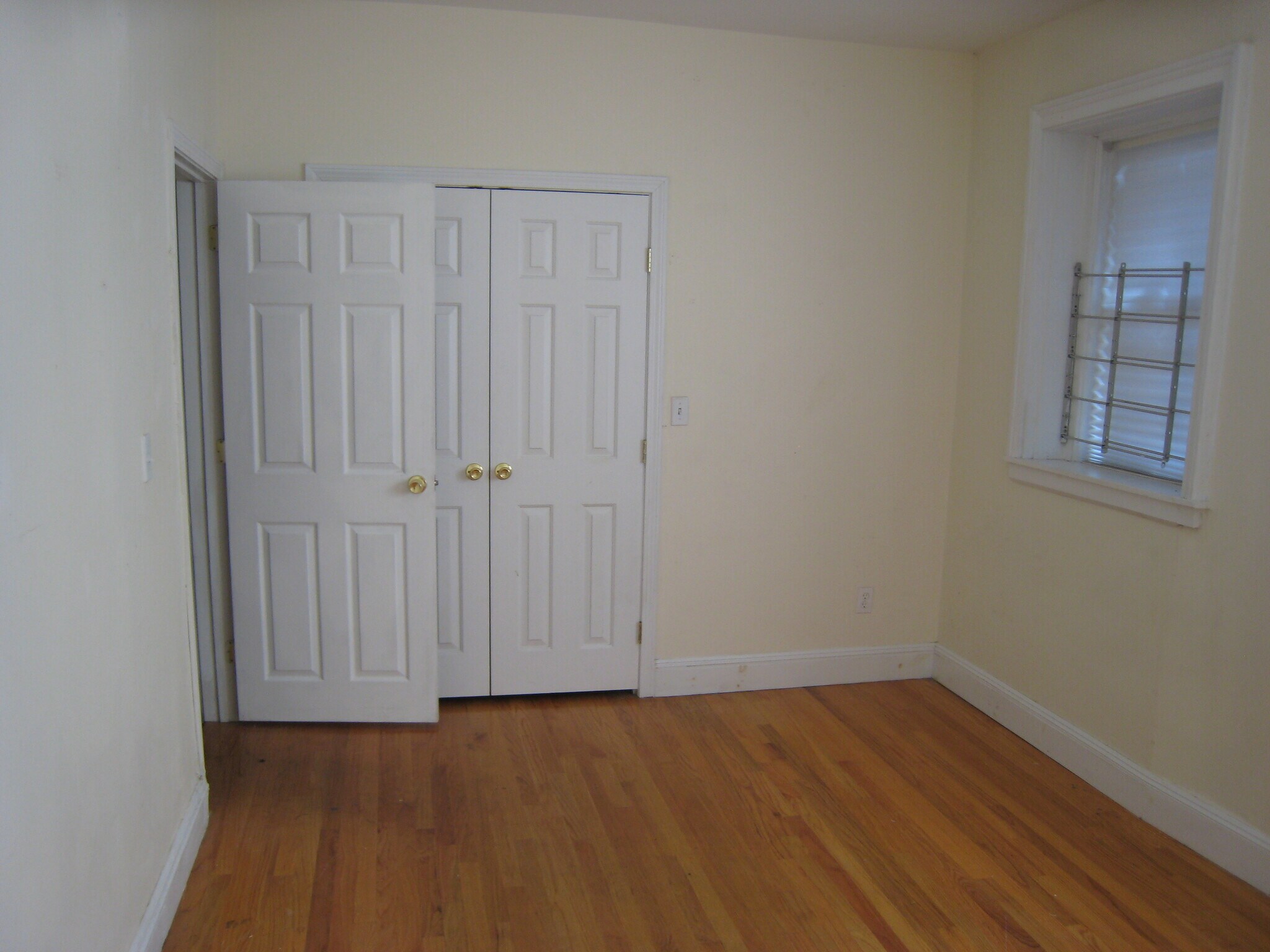 Building Photo - 54 Egmont St