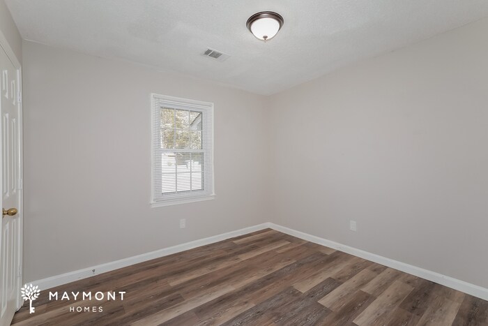 Building Photo - 25 Tanglewood Ct