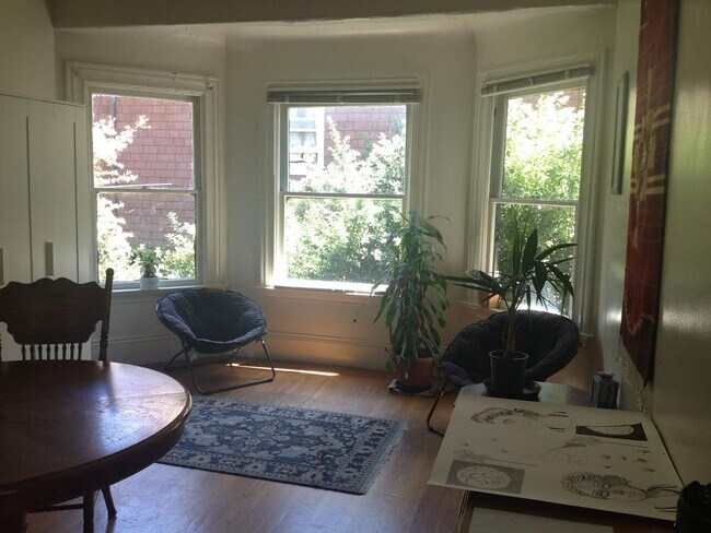 Building Photo - Big bedroom in cozy Single Family House walking distance to the Berkeley Campus. Gustavo Lopez AMSI