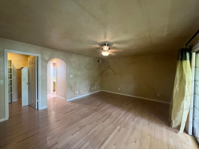 Building Photo - Long-term Rental, Procure Only