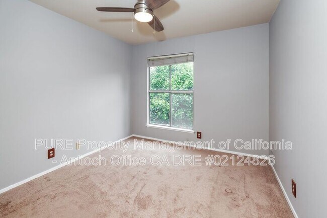 Building Photo - 2043 Sierra Rd