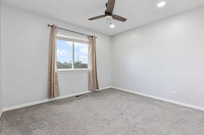 Building Photo - 3144 Bennett Pl