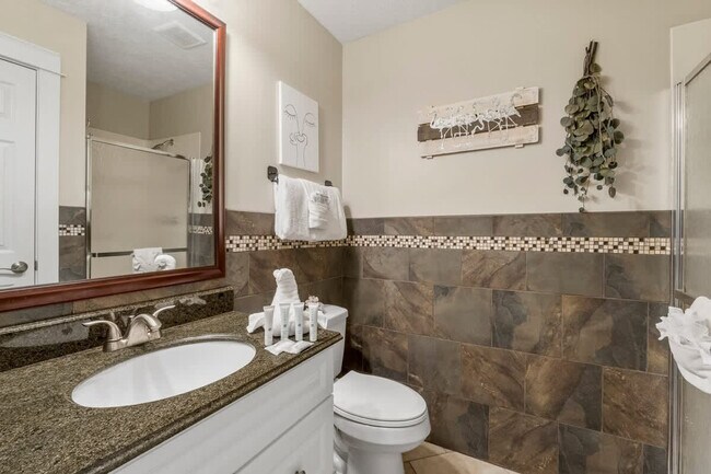 Building Photo - 7405A Beach Dr