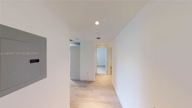 Building Photo - 55 SW 9th Ave