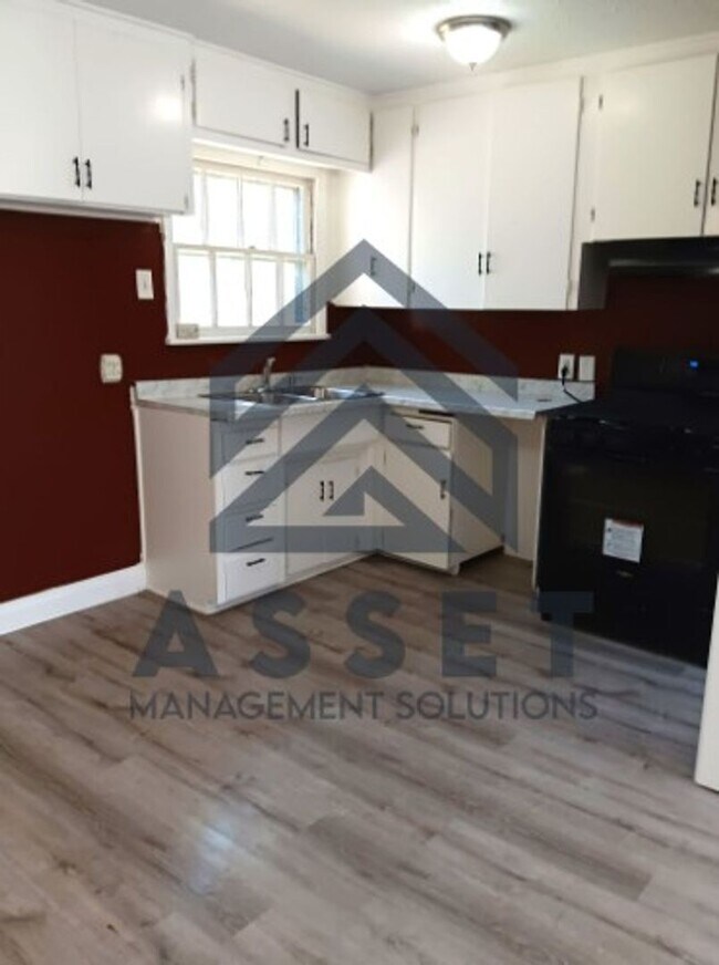 Building Photo - 3 Bedroom Rent to Own Home Available For Lease & Rent to Own!