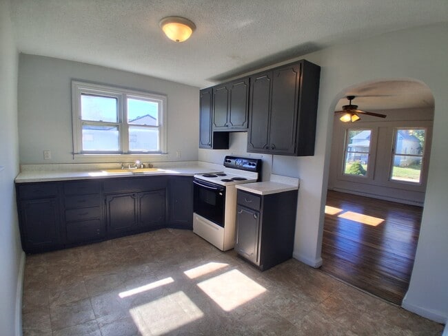 Building Photo - 127 Minnesota-