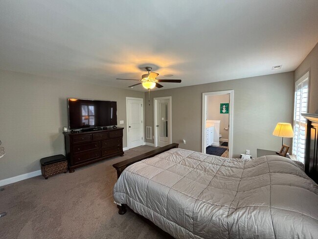 Building Photo - Exceptional 4BD, 2.5BA Cary Townhome with 2-Car Garage, Bonus 2nd Floor Living Space, and Private...