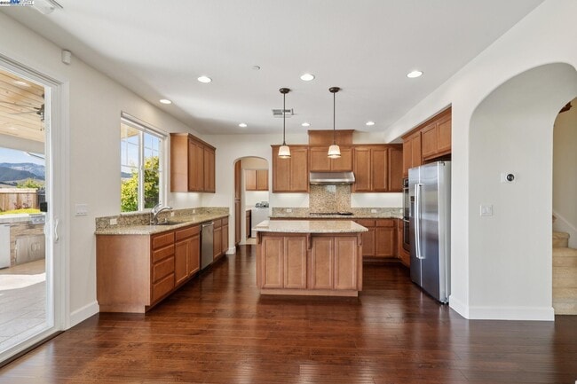 Building Photo - 454 Bengali Ct