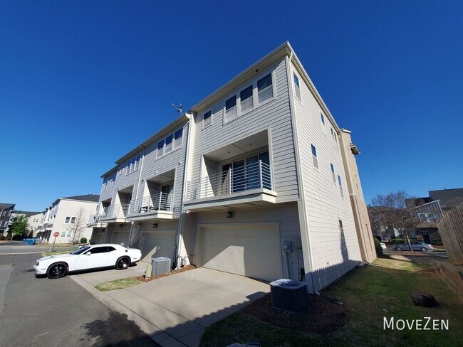 Building Photo - 1619 Pat Garrett St