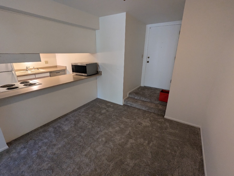 Building Photo - 31 M St