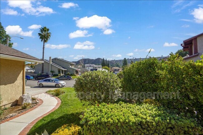 Building Photo - 27553 Saffron Ln