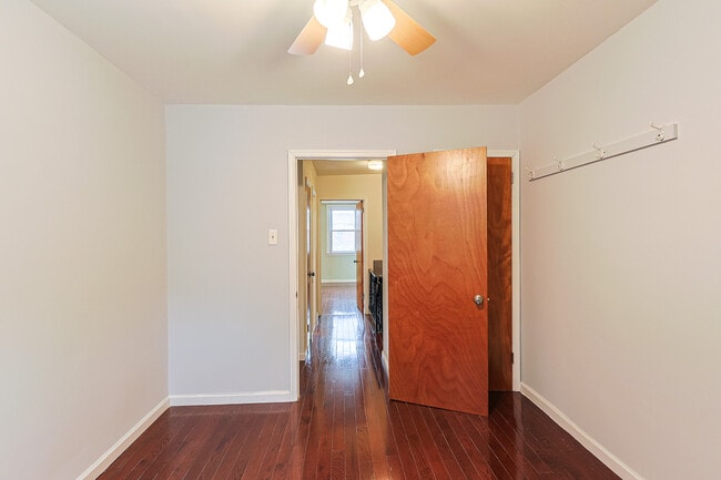 Building Photo - 2421 Vista St