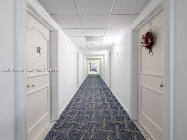 Building Photo - 500 Bayview Dr