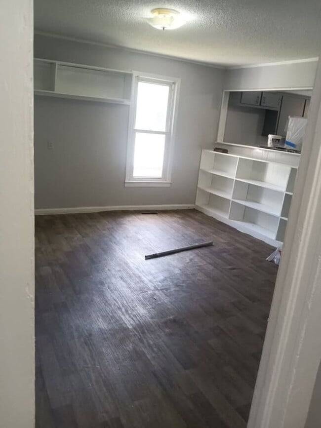 Building Photo - 204 East 16th St SW