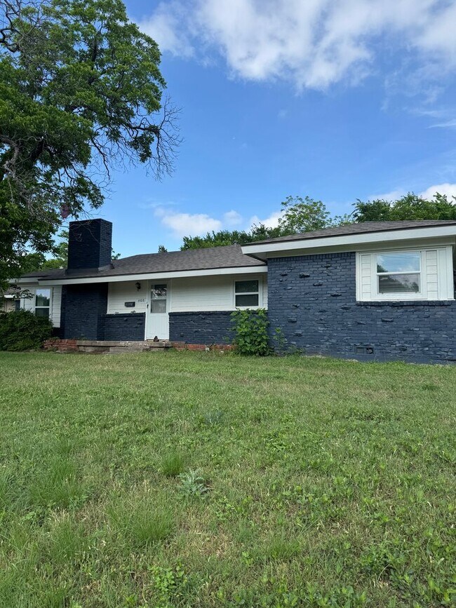 Building Photo - House for rent in Richland hills