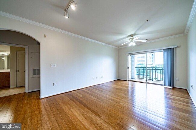 Building Photo - 12929 Centre Park Cir