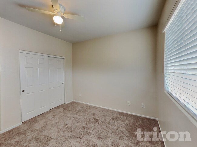 Building Photo - 6950 Diver Ave