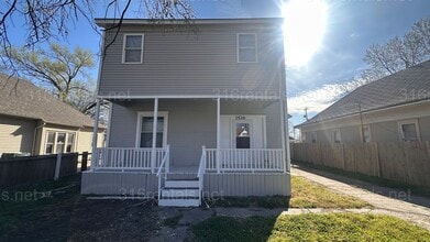 Building Photo - $1445 - 5 room 2.5 bathroom - Single Family Home