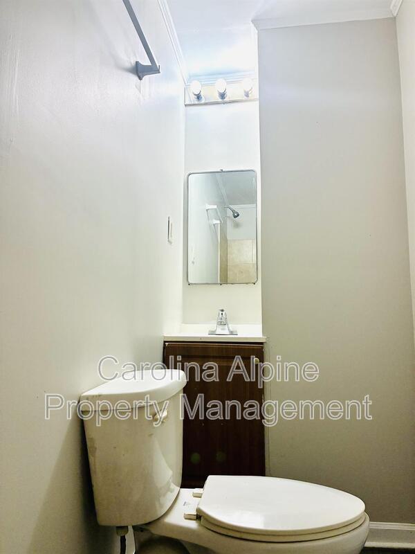 Building Photo - 905 Wilmouth St