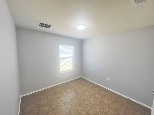 Building Photo - 5813 Knoll Pines Pass