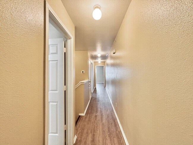 Building Photo - 10603 Mathom Landing