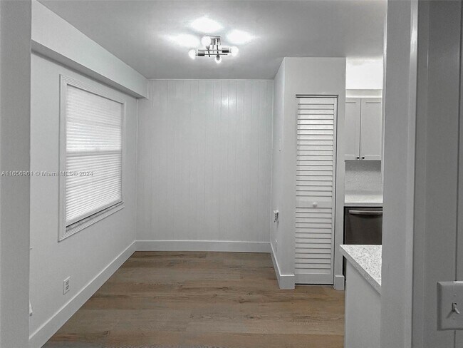 Building Photo - 1300 SW 124th Terrace