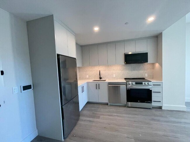 Building Photo - 1 bedroom in Brooklyn NY 11222