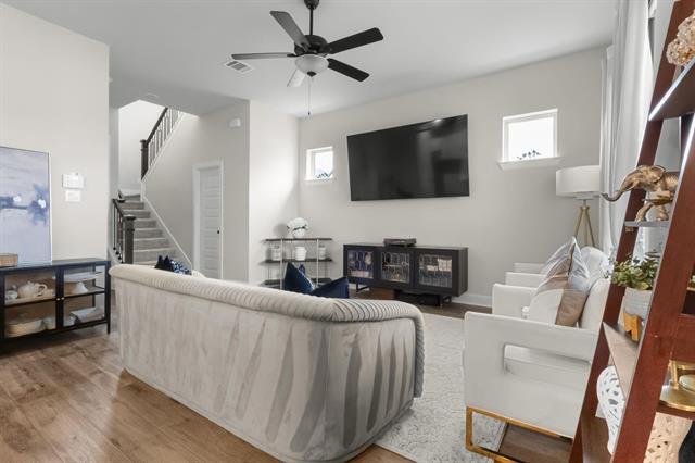 Building Photo - 711 Prairie Falcon Dr