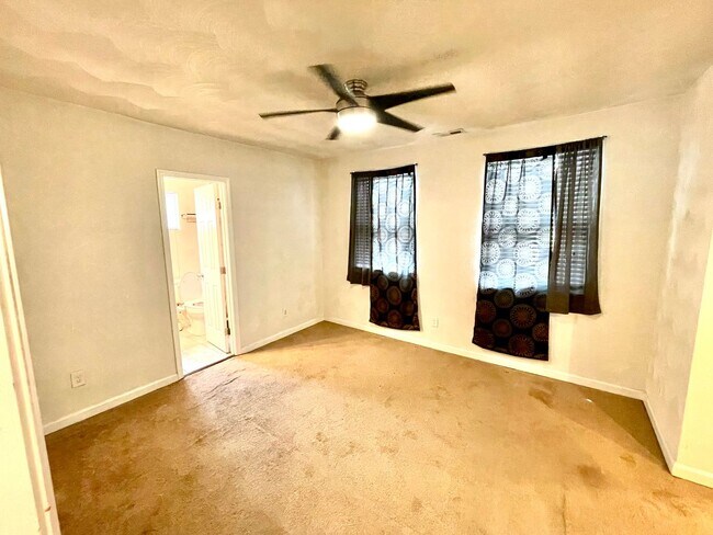 Building Photo - 2530 Keller Ave