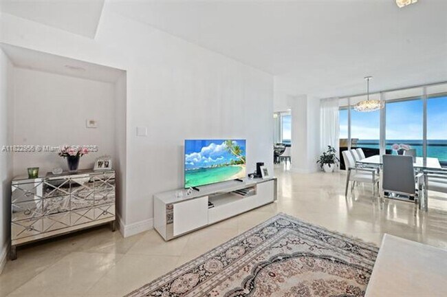 Building Photo - 17875 Collins Ave