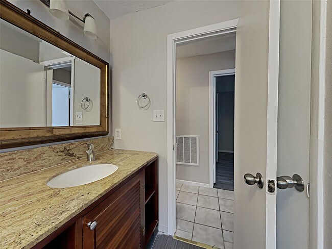 Building Photo - 22506 Colonialgate Dr