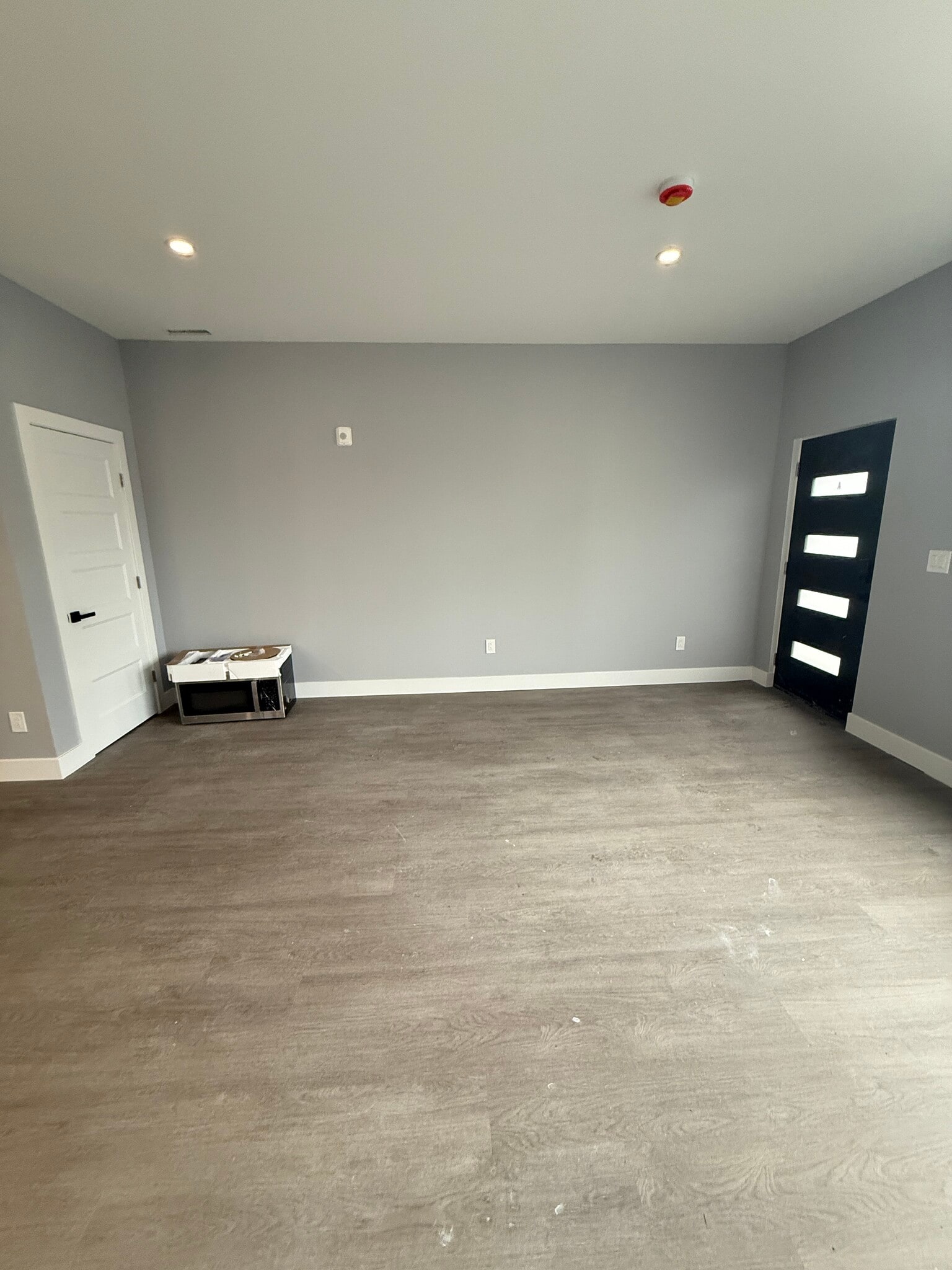 Building Photo - 116 Main St