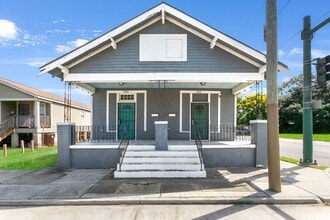 Building Photo - 1501-1503 Desire