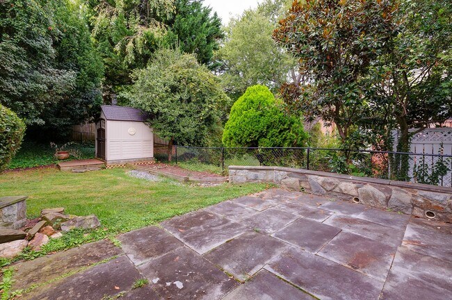 Building Photo - Furnished, Detached Home in Bethesda Alta ...