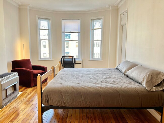 Building Photo - 1014 Washington St