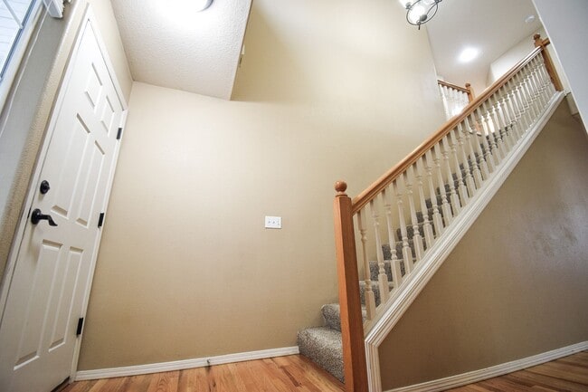 Building Photo - Move In Special!  $1000 Off!  Beautiful Spacious Home!