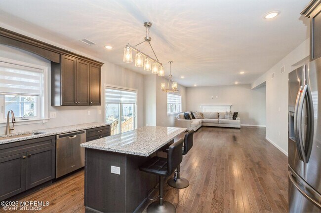 Building Photo - 2019 Oakhurst Pkwy
