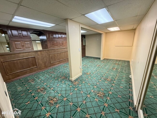 Building Photo - 807 W Yakima Ave