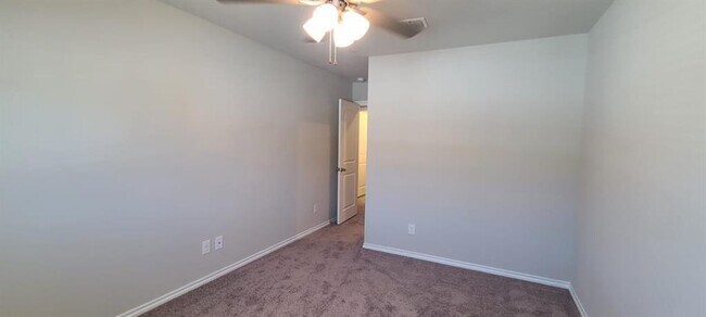 Building Photo - 3537 Brentwood Dr