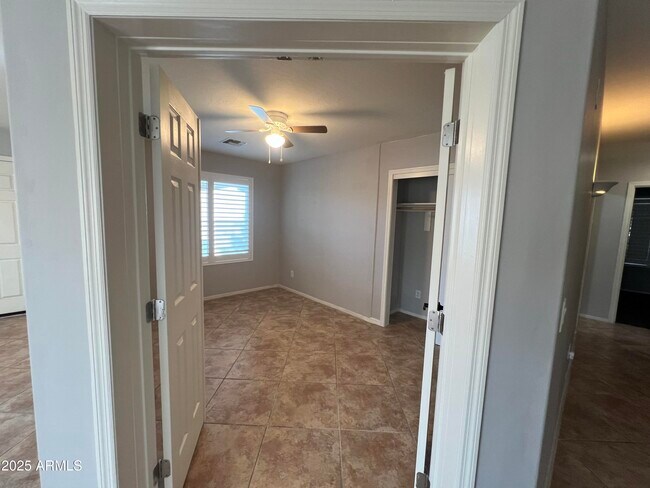 Building Photo - 35282 N Shorthorn Trail