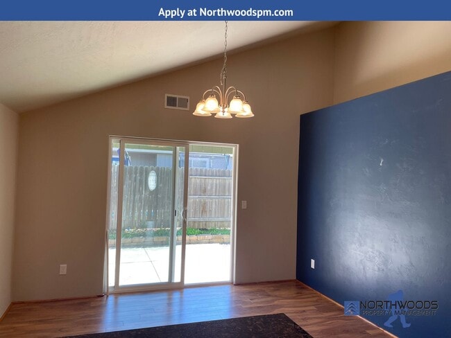 Building Photo - Very Nice 3 Bedroom 2 Bath Home****All Utilities Included Except Power****