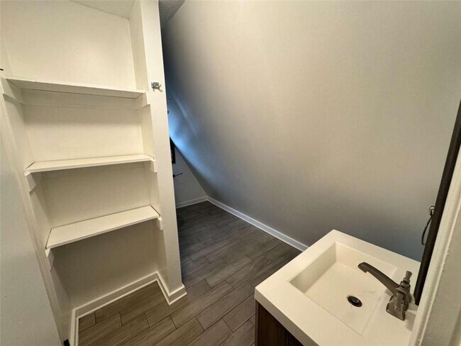 Building Photo - 2475 Hawk Creek Trail