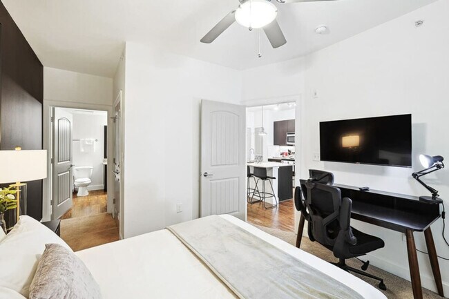 Building Photo - 5752 Town and Country Blvd