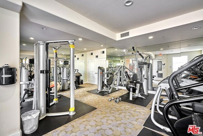 Building Photo - 360 W Ave 26