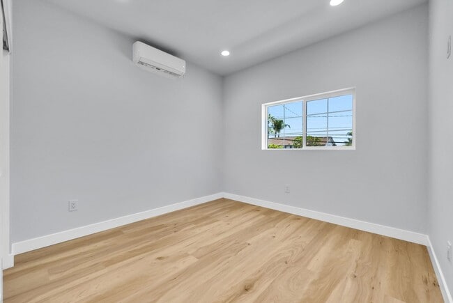 Building Photo - 114 N Cornell Ave